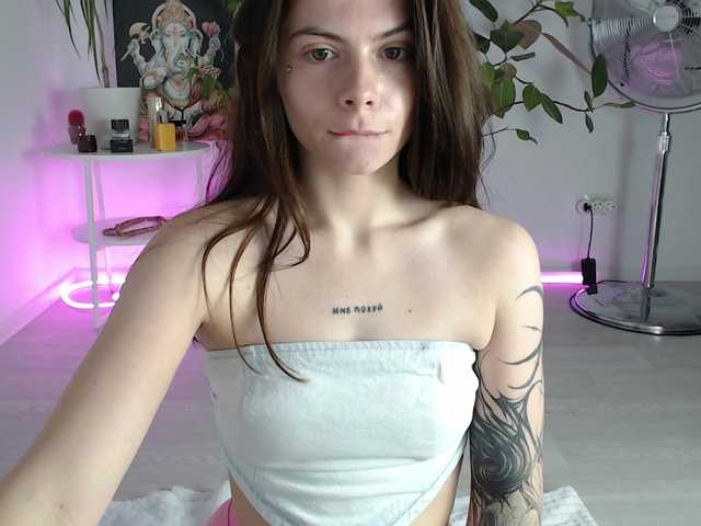 Live sex webcam photo for ChloeSummers #291956981