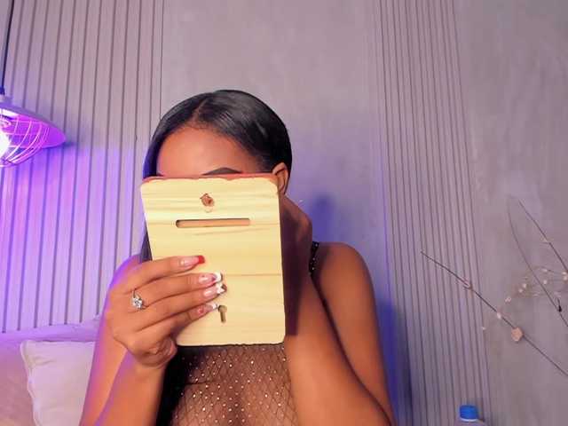 Live sex webcam photo for ChloeTaylor1 #290319085