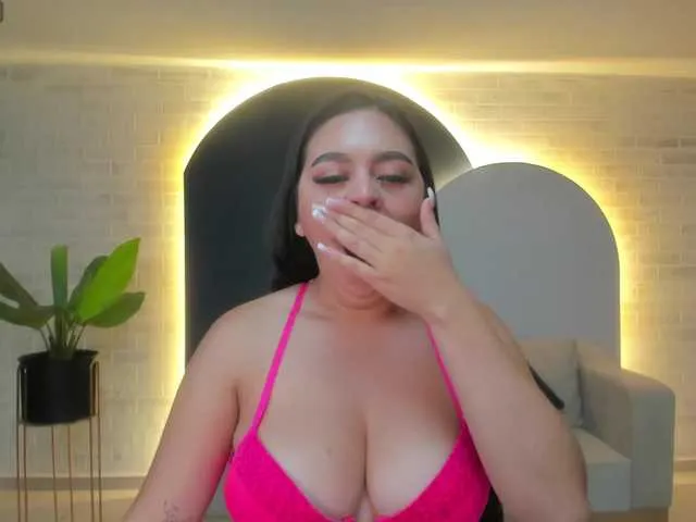 Live sex webcam photo for ChloeWalker #277553844