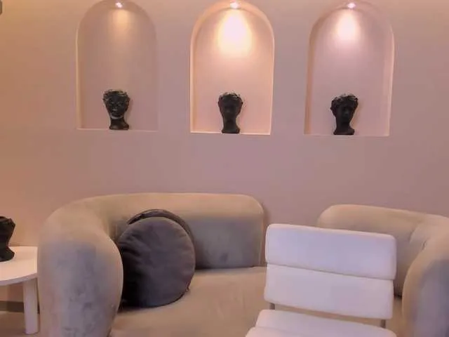 Live sex webcam photo for ChloeWalker #277709065