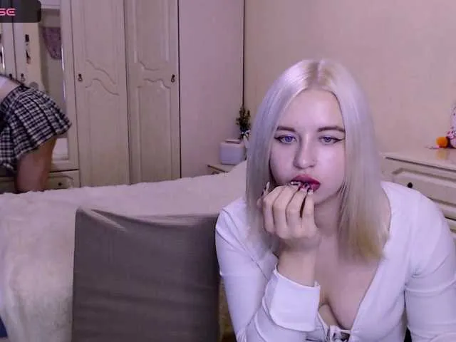 Live sex webcam photo for Chloejamez #276179848