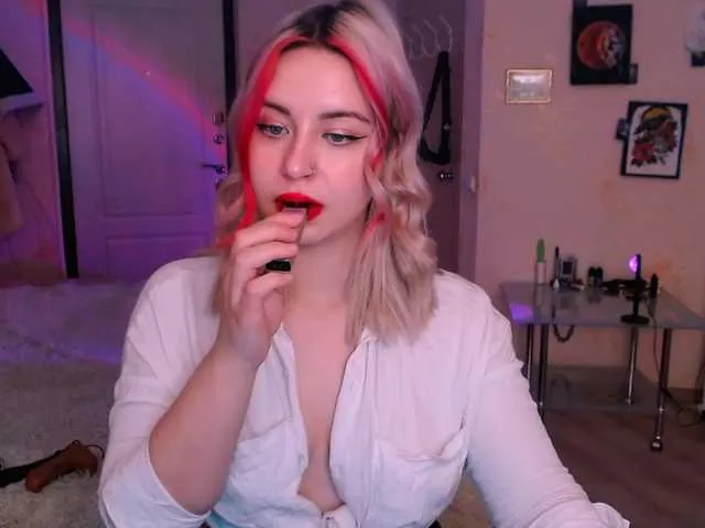 Live sex webcam photo for Chloejamez #276921337