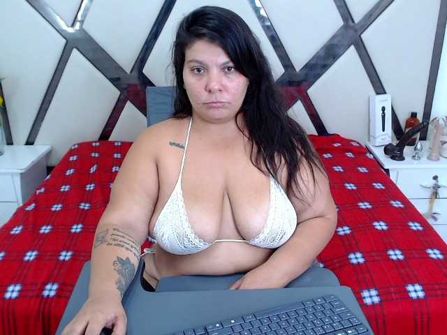 Live sex webcam photo for ChloexBigAss #277410498