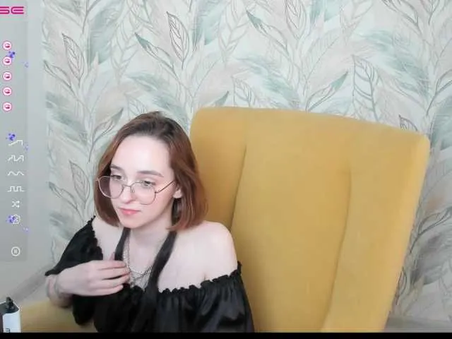 Live sex webcam photo for Chmonyaa #277608469