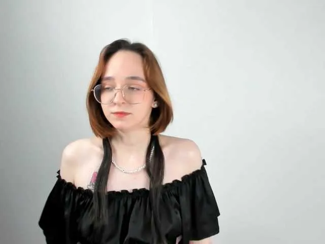 Live sex webcam photo for Chmonyaa #277665025