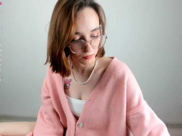 Live sex webcam photo for Chmonyaa #277738788