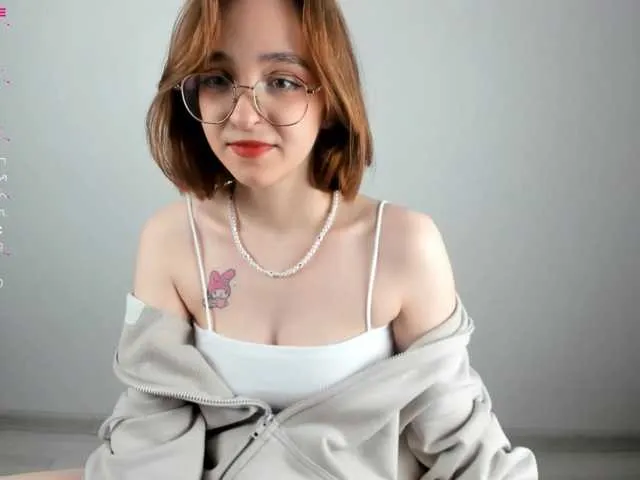 Live sex webcam photo for Chmonyaa #277743426