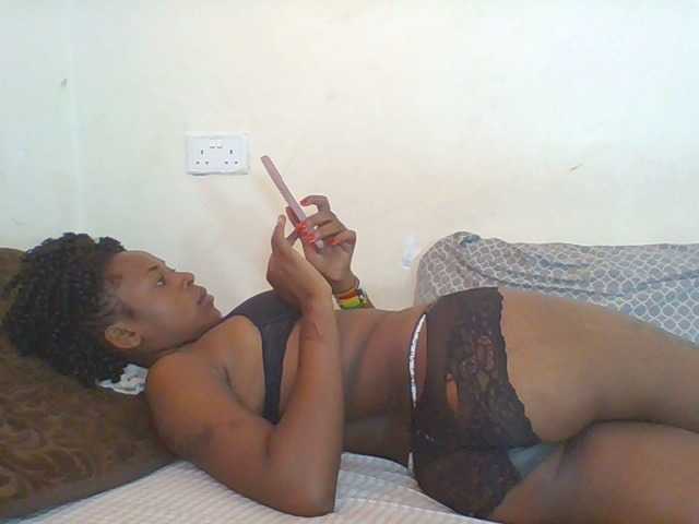Live sex webcam photo for ChocoAfrica #275688676