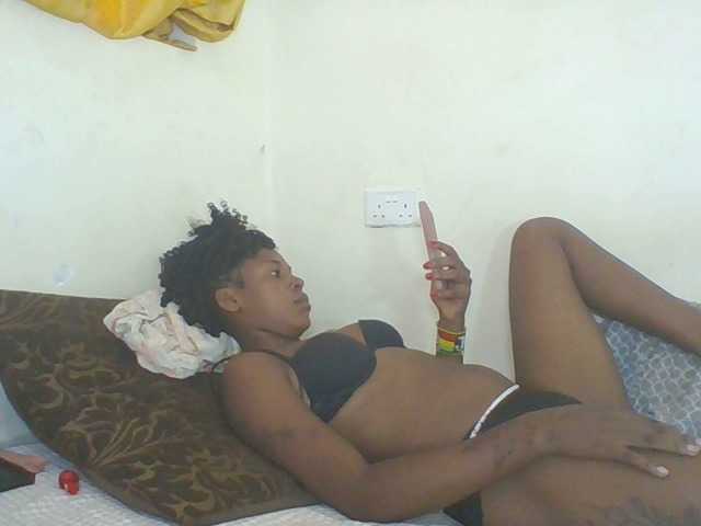 Live sex webcam photo for ChocoAfrica #275690329