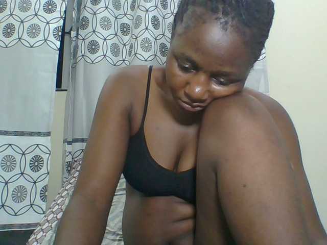 Live sex webcam photo for Chocolateskin4 #292357756