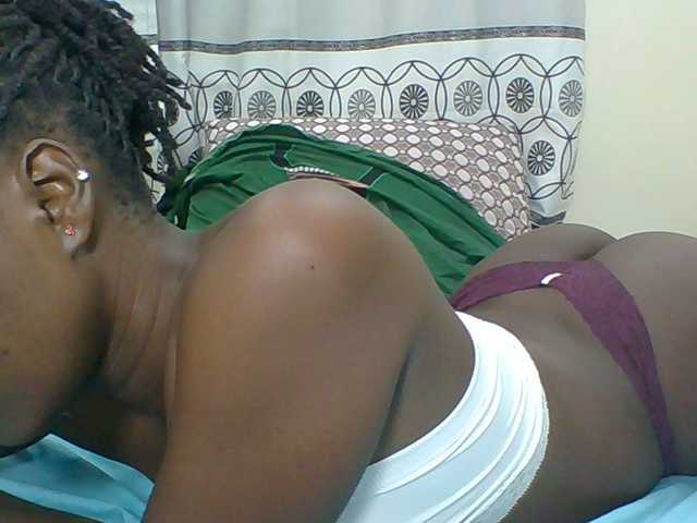Live sex webcam photo for Chocolateskin4 #292379326