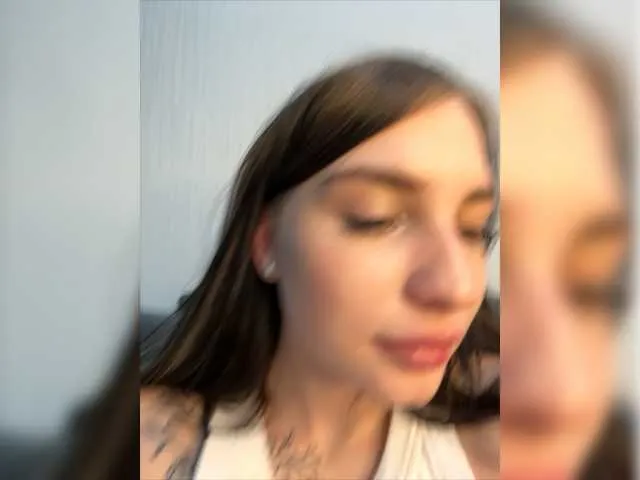 Live sex webcam photo for Christi-Candy #277870123