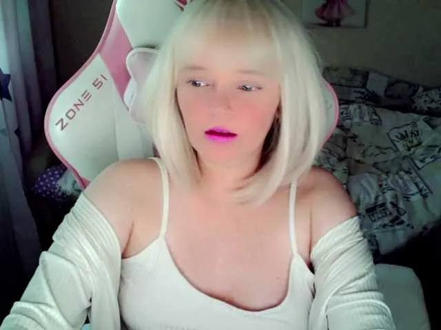 Live sex webcam photo for ChristieRoses #291548785