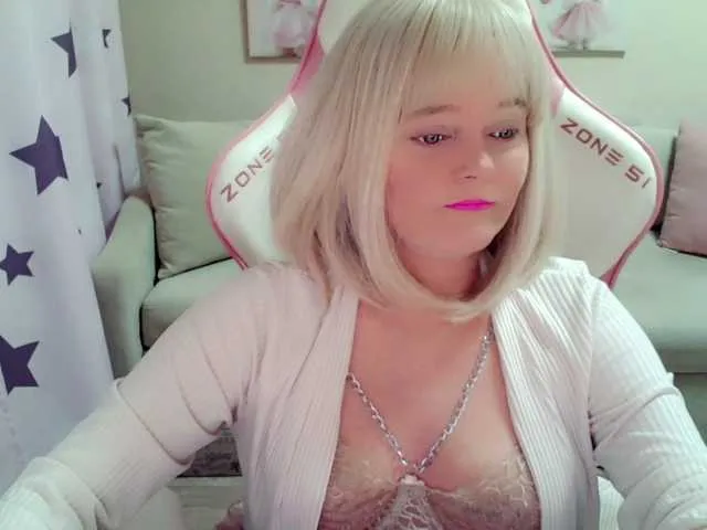 Live sex webcam photo for ChristieRoses #291674756