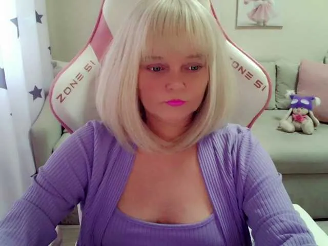 Live sex webcam photo for ChristieRoses #291685562