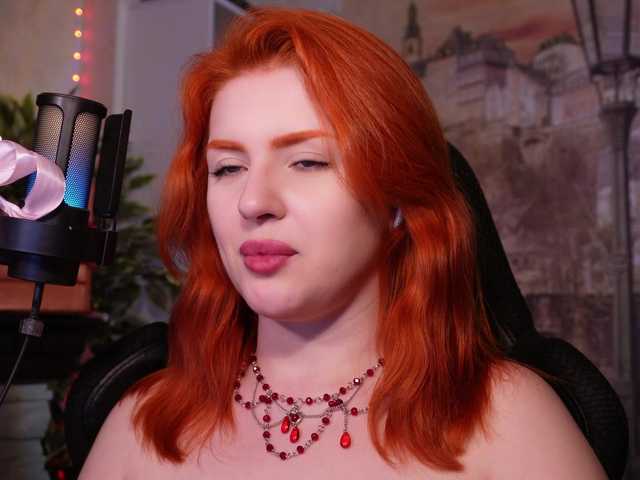 Live sex webcam photo for ChristieWade #290801733