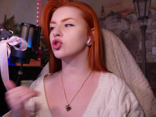 Live sex webcam photo for ChristieWade #290849544