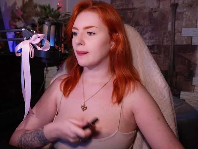 Live sex webcam photo for ChristieWade #290871482