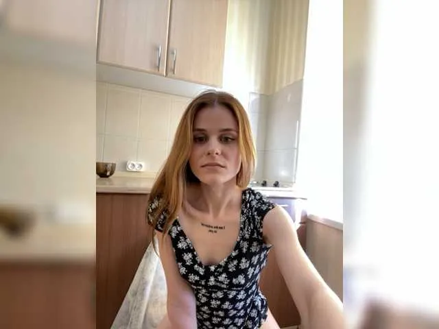 Live sex webcam photo for Christine692 #276606392