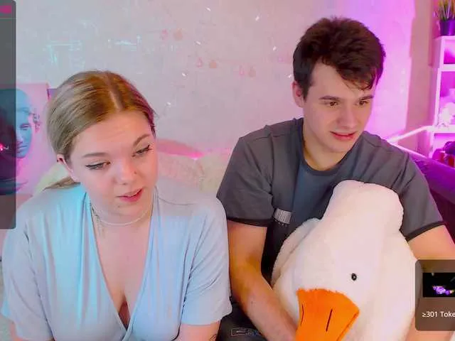 Live sex webcam photo for ChristineAndJames #275963127