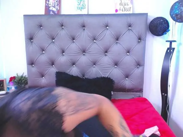 Live sex webcam photo for ChristineHouston #276270299