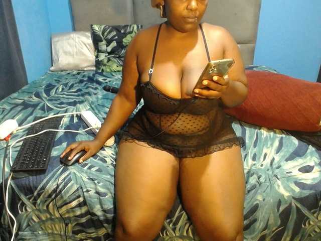 Live sex webcam photo for ChubbyAshanti #290576112