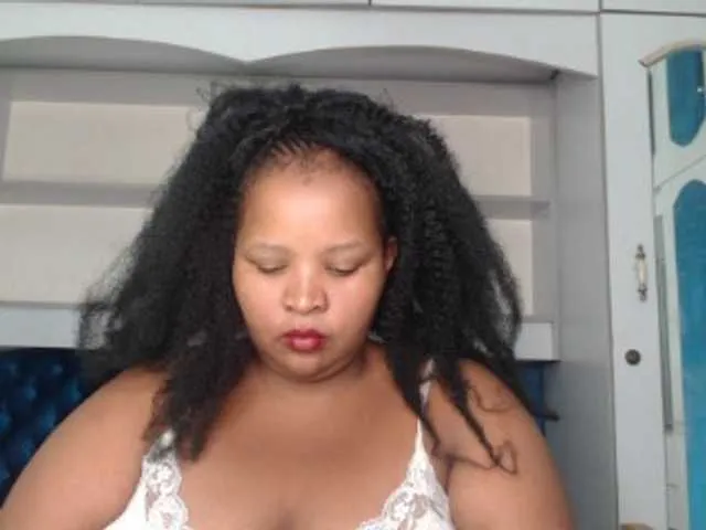 Live sex webcam photo for ChubbyDee4D #290291671