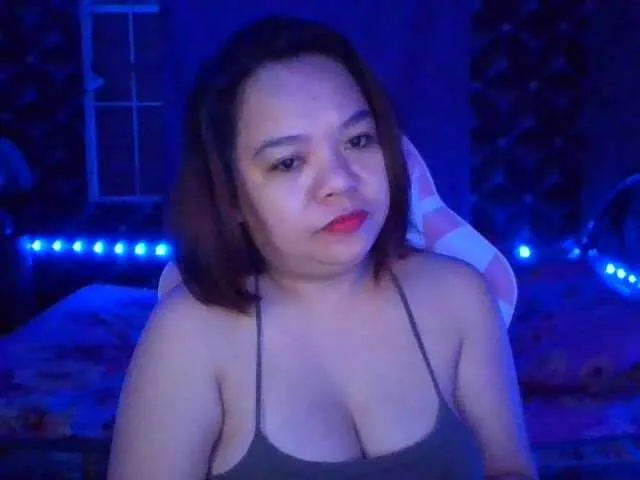 Live sex webcam photo for ChubbyYvonne #276409598