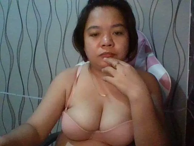 Live sex webcam photo for ChubbyYvonne #276738505