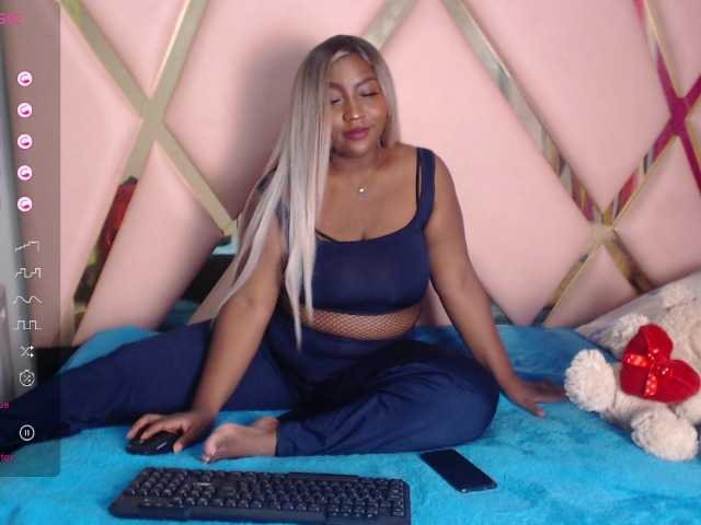 Live sex webcam photo for CiaraxJonees #276447465