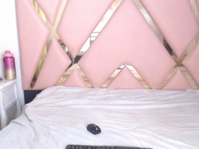 Live sex webcam photo for CiaraxJonees #276990071