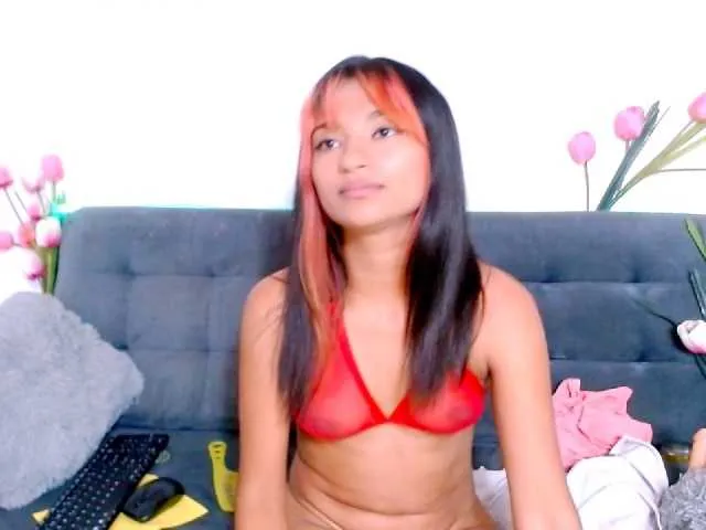 Live sex webcam photo for Cielo-Carzon #272813417