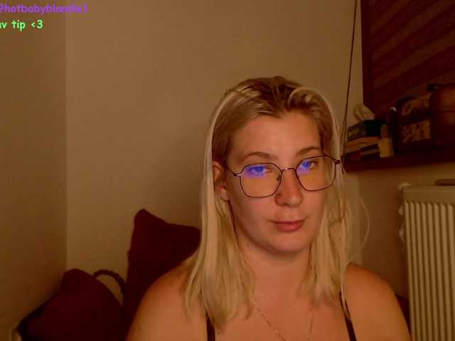 Live sex webcam photo for Cinderella07 #275613051