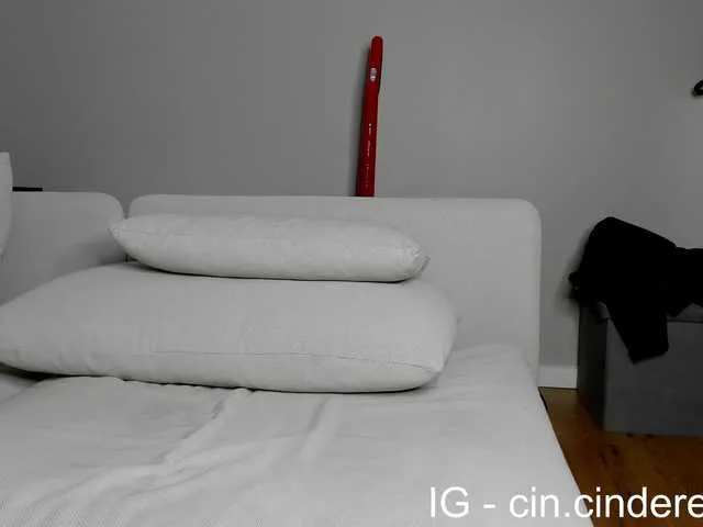 Live sex webcam photo for Cinderella07 #290764696