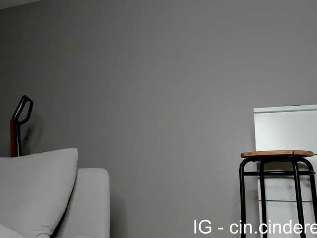 Live sex webcam photo for Cinderella07 #290847078