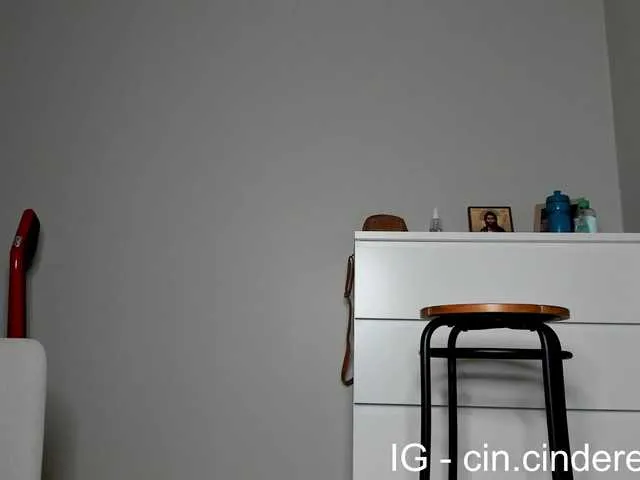 Live sex webcam photo for Cinderella07 #291070056