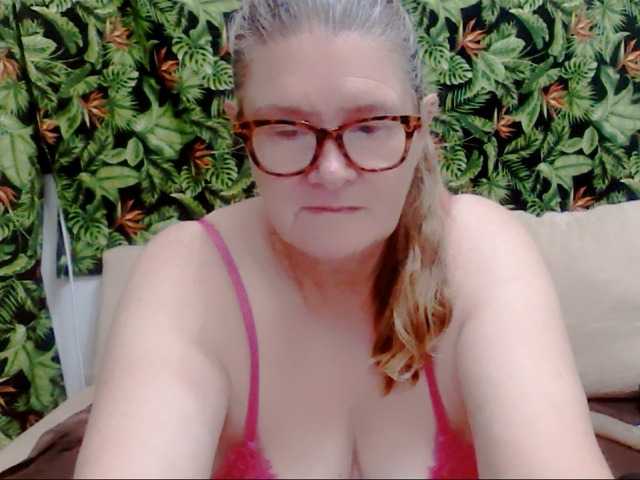 Live sex webcam photo for Cindiliscious #277556648