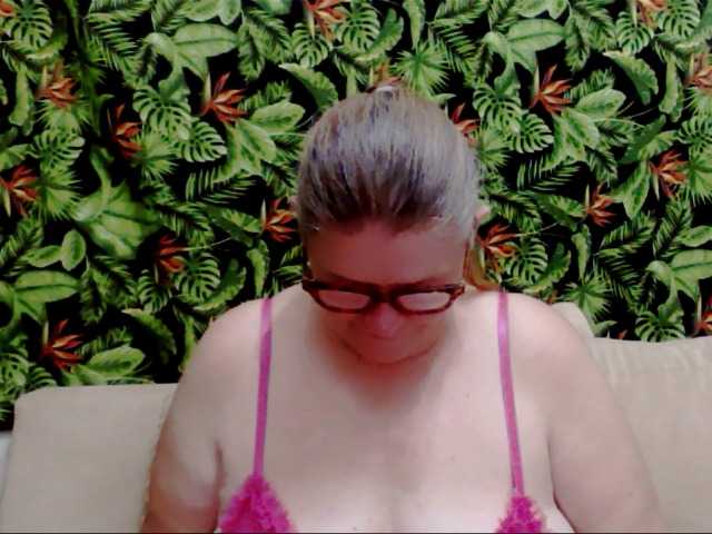 Live sex webcam photo for Cindiliscious #277589586