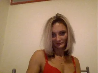 Live sex webcam photo for CindyFox #179035389
