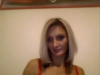 Live sex webcam photo for CindyFox #179041981