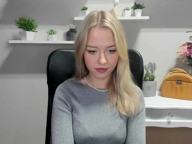 Live sex webcam photo for CindyGlam #290164833