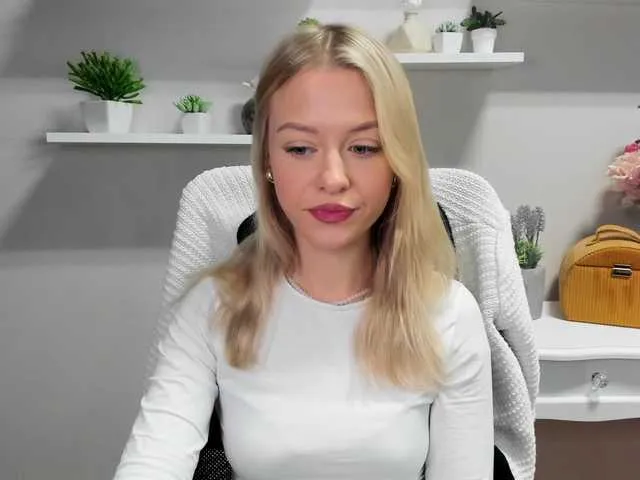 Live sex webcam photo for CindyGlam #290182038