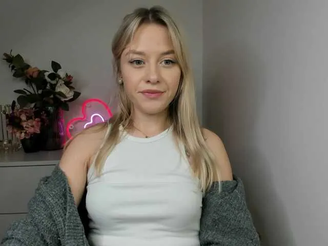 Live sex webcam photo for CindyGlam #290291672