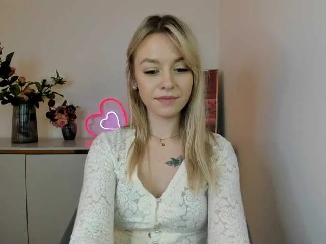 Live sex webcam photo for CindyGlam #290367691