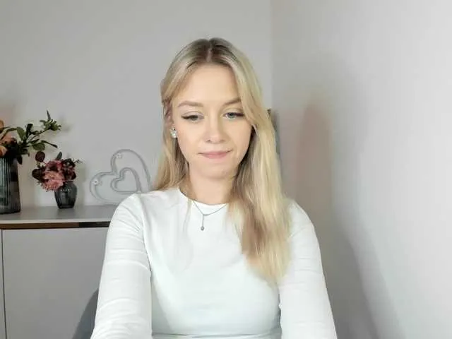 Live sex webcam photo for CindyGlam #290400046