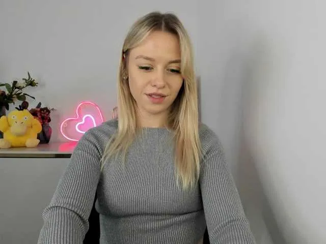 Live sex webcam photo for CindyGlam #290414766