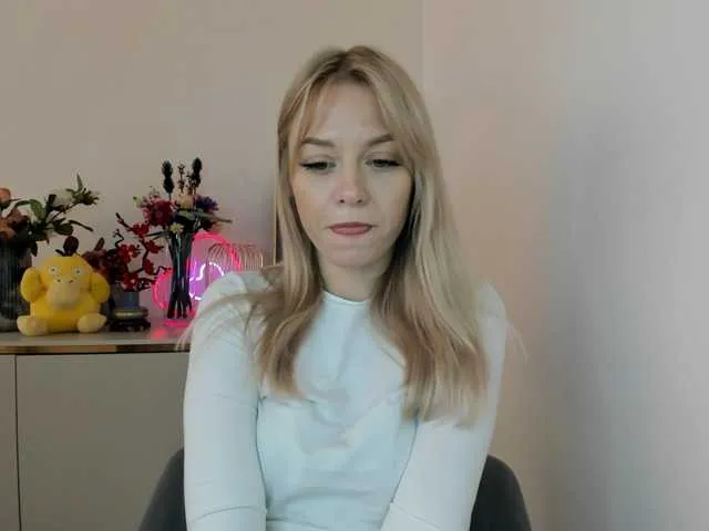 Live sex webcam photo for CindyGlam #290512767