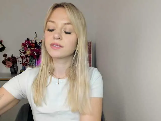Live sex webcam photo for CindyGlam #290621050
