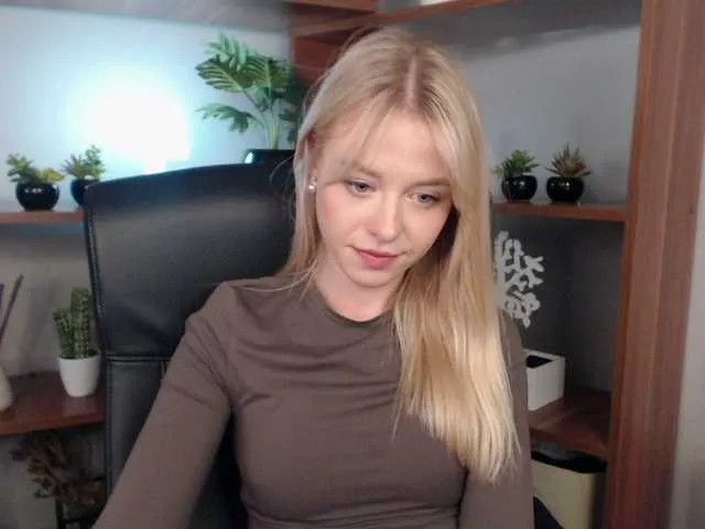 Live sex webcam photo for CindyGlam #290717017