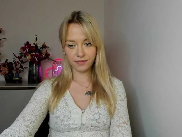 Live sex webcam photo for CindyGlam #290743800